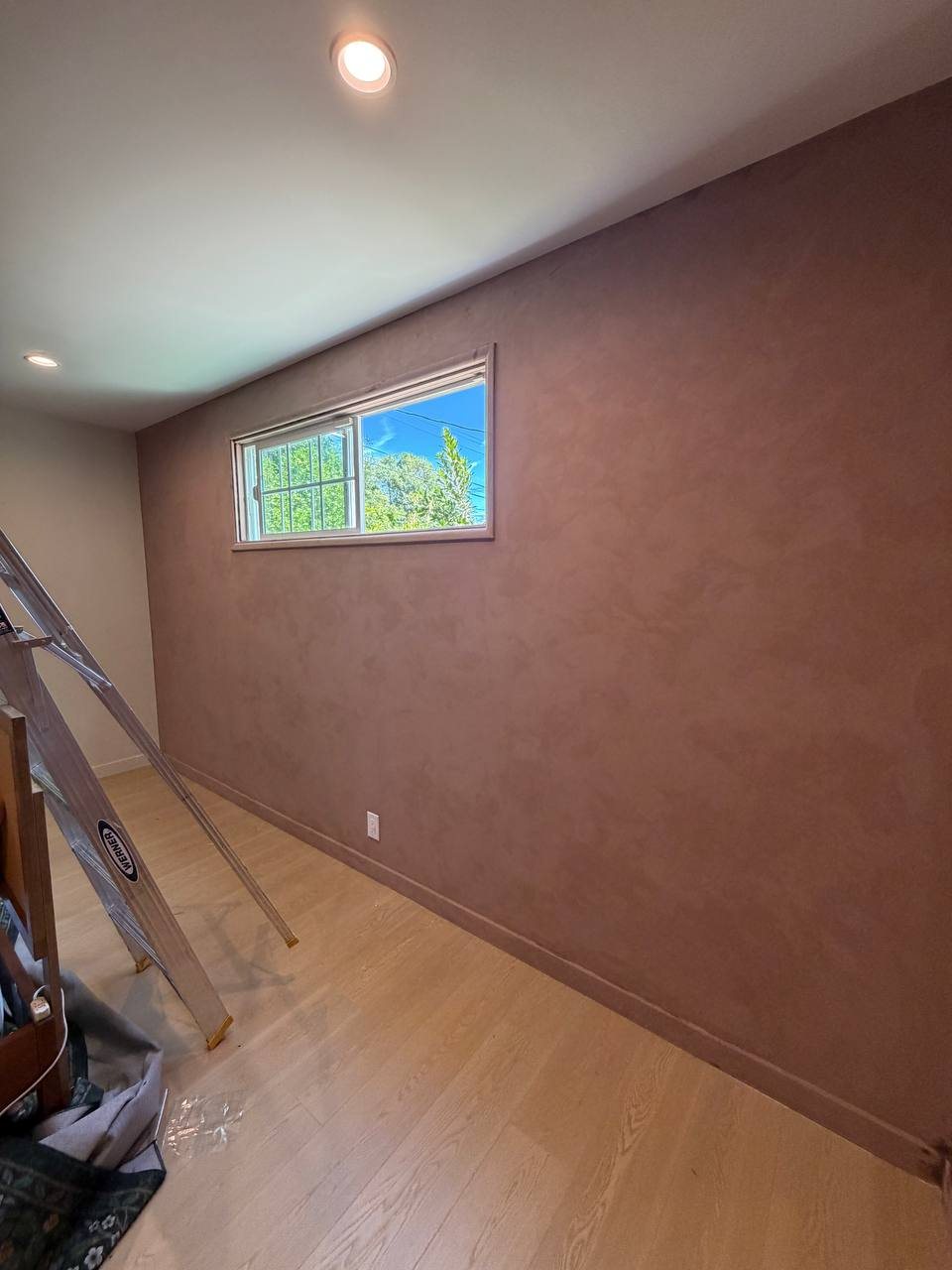 Dusty rose limewash room