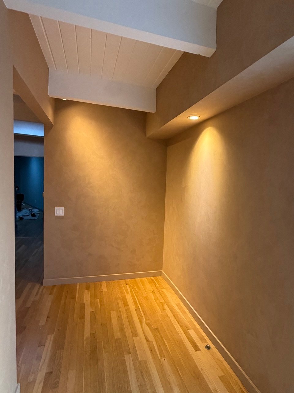 Roman clay entry nook in camel